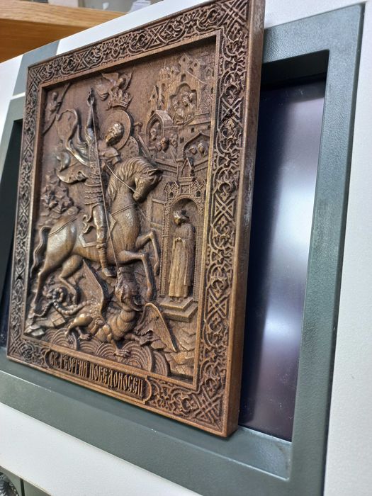 Икона "Свети Георги-победоносец".Машинна дърворезба.