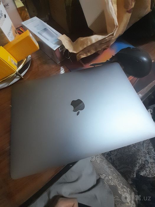 Macbook 2019 core i5 13-inch