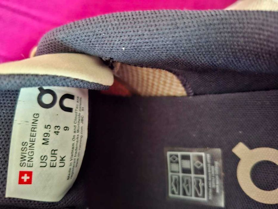 Adidasi alergare On Running Cloud Swiss Engineering marimea 43 zero km