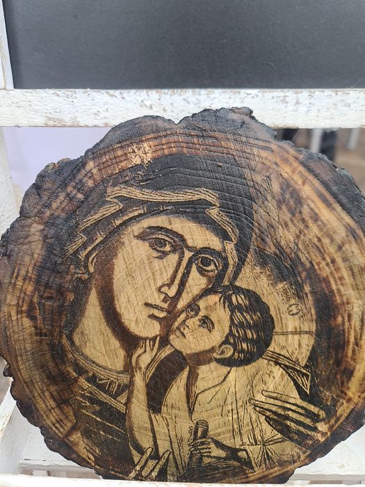 Portrete,icoane gravate pe lemn