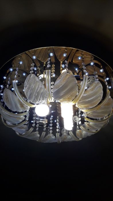 Люстра  с музыкой от USB флэшки