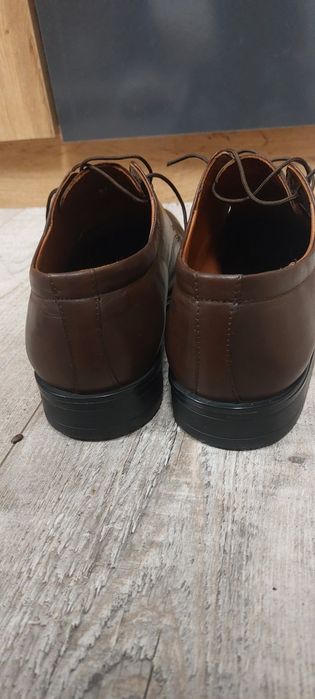 Продавам нови кафяви обувки в гаранция на Пещера
