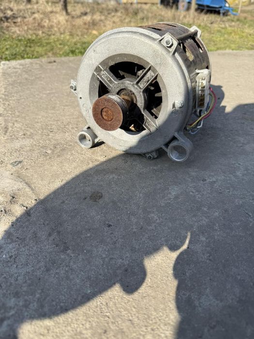 Електро мотор за пералня индезит