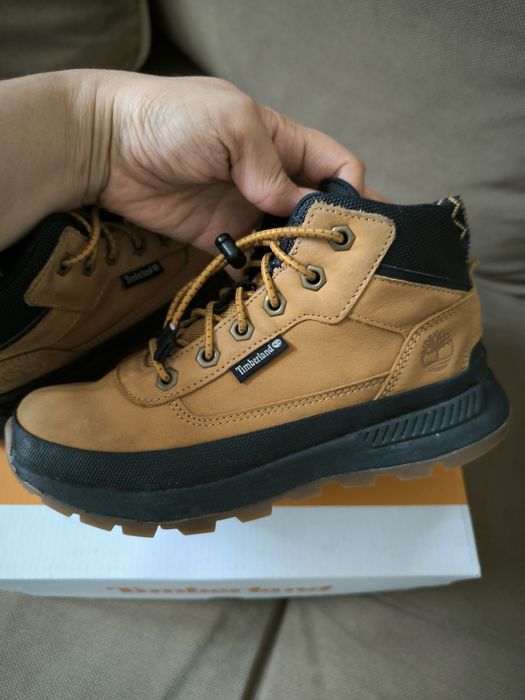 Продам ботинки Timberland на мальчика