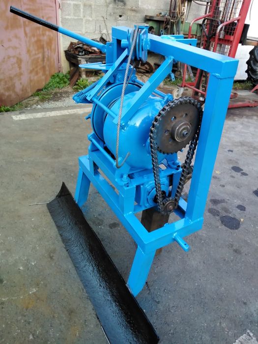 Vand troliu forestier tractor