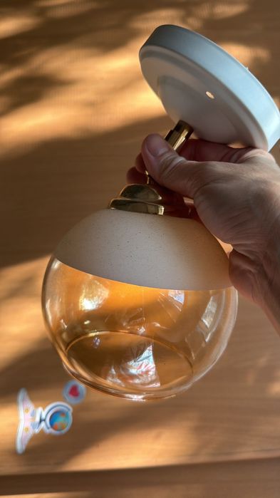 Продам люстры в гостиную