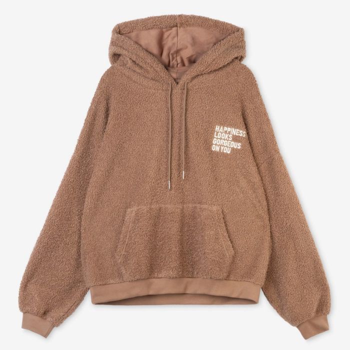 Все представленные вещи по 5000 тенге