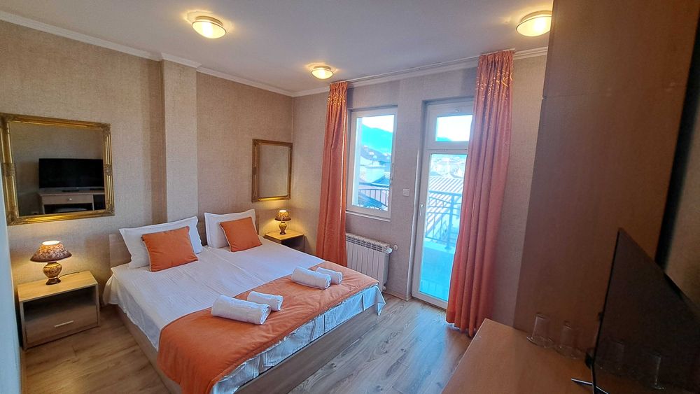 Продажба на работещ семеен хотел в гр. Банско