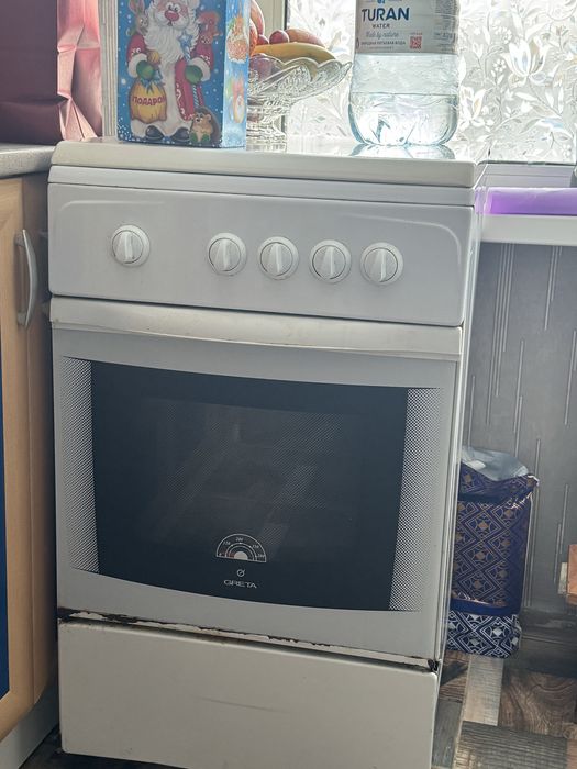 Продам газовую плиту