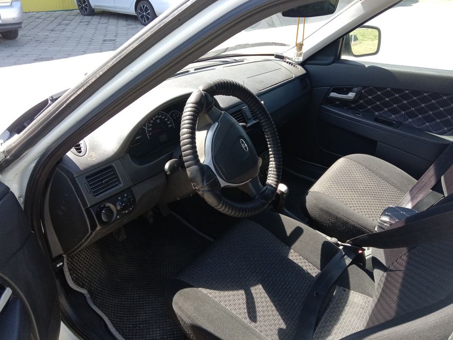 Продам Приору хэтчбек