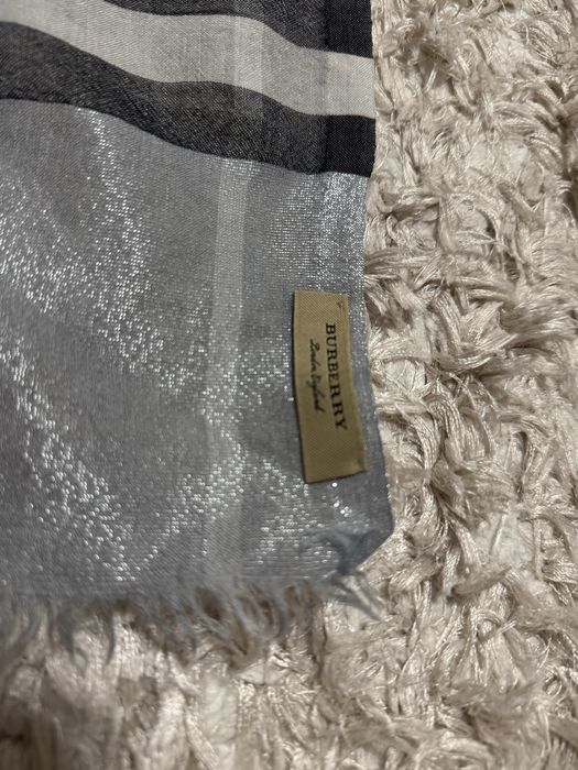 Esarfa burberry Noi