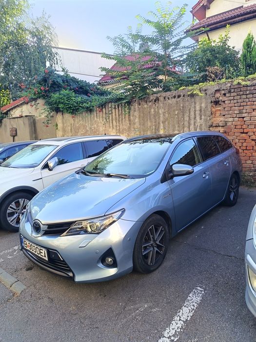 Toyota Auris hybrid 2014
