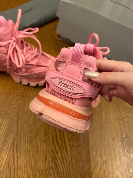 Balenciaga track pink