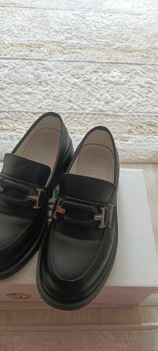 Продам туфли лоферы