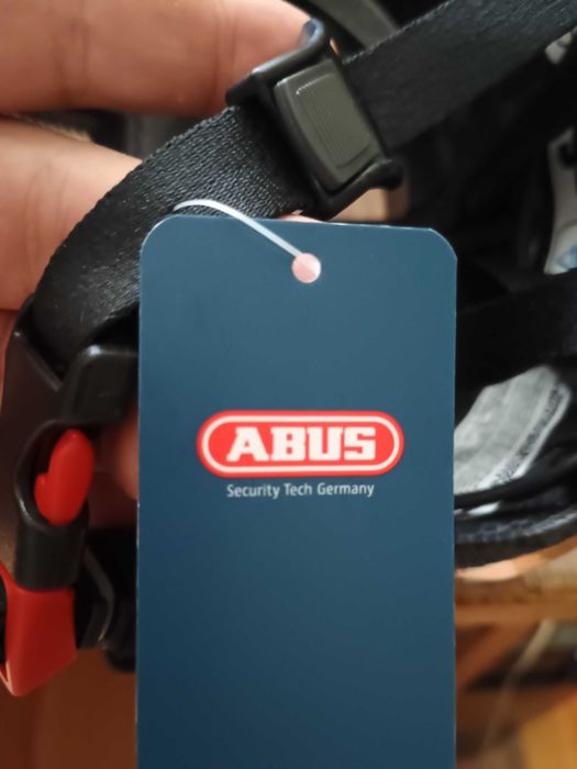 Детска каска за колело нова