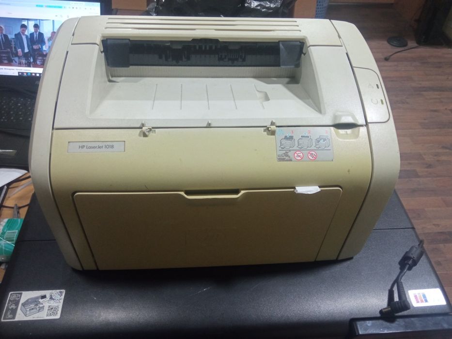 Надежный принтер HP LaserJet 1018 — Обслужен, с родным картриджем