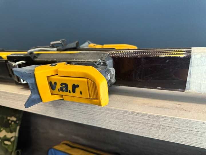 Ски Atomic жълти