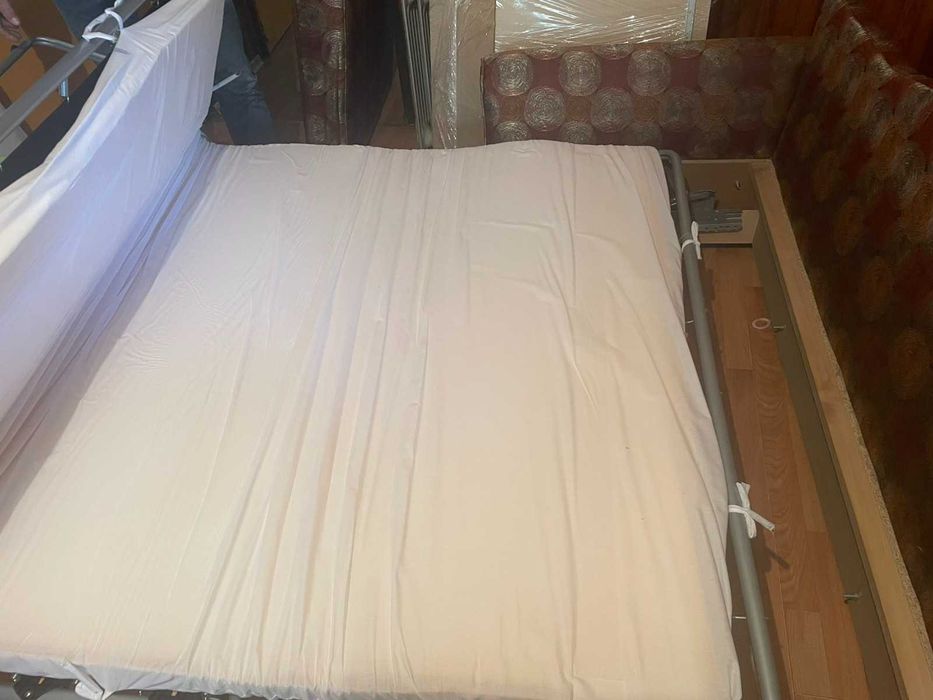 Разтегателен диван