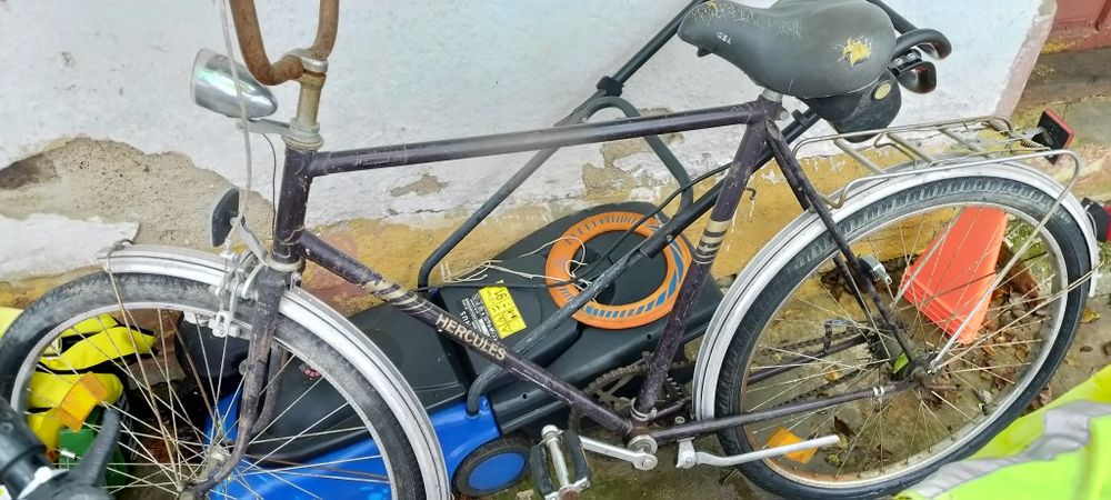 Vând biciclete second cu mici probleme
