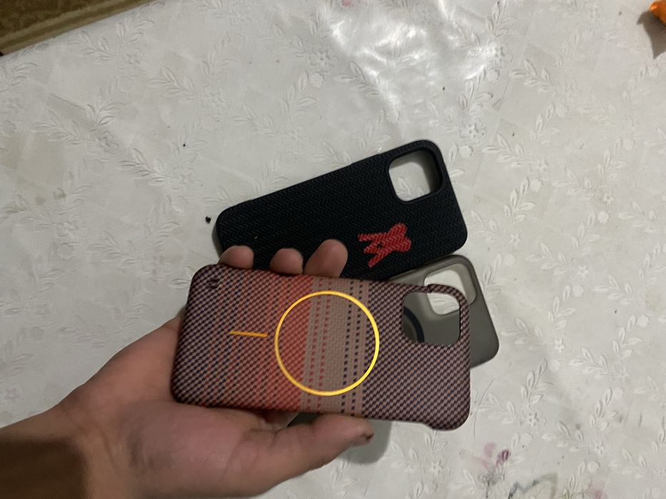 Karbon chexol va qolga 2 tasi bonus