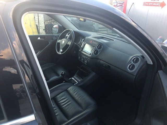 Dezmembrez VW Tiguan 2.0 diesel 2009
