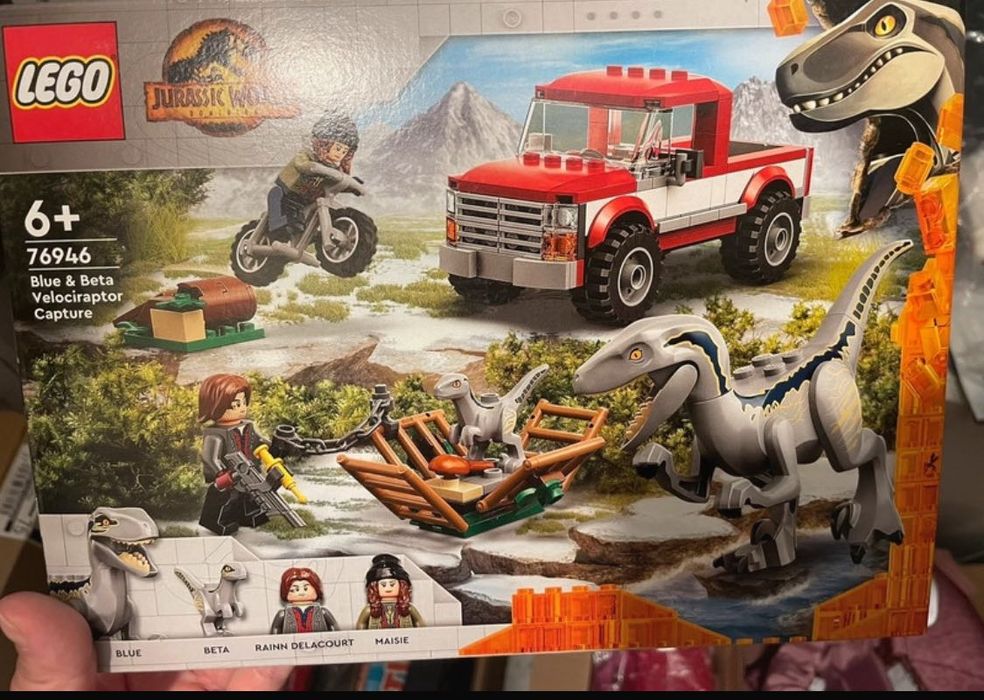 LEGO® Jurassic World - World Lego -Capturarea Velociraptor