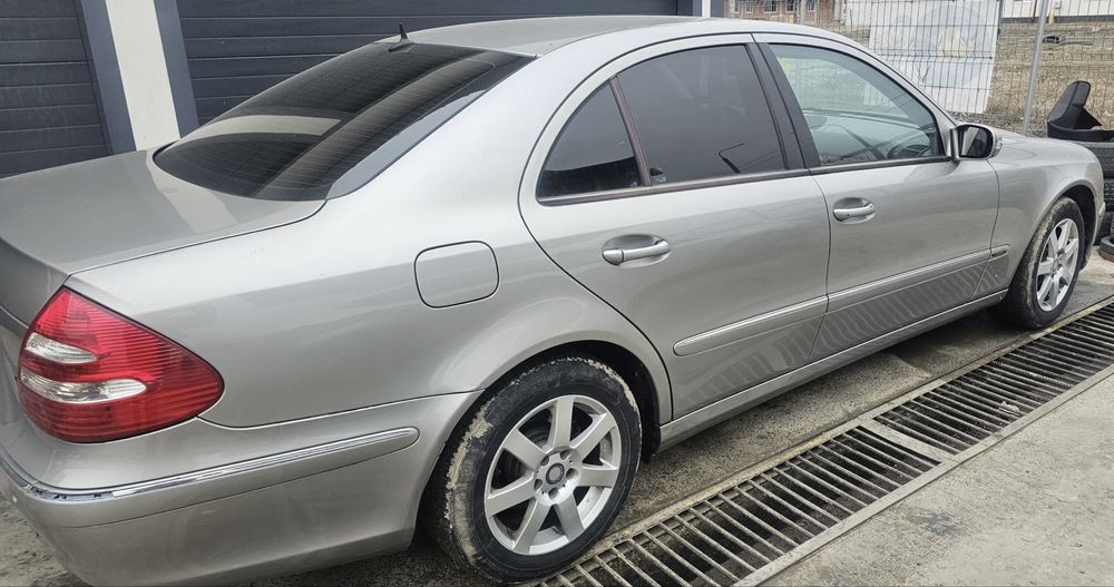 Mercedes E Class • 2.2 Diesel • 2006 • Automat • Avantgarde • Variante