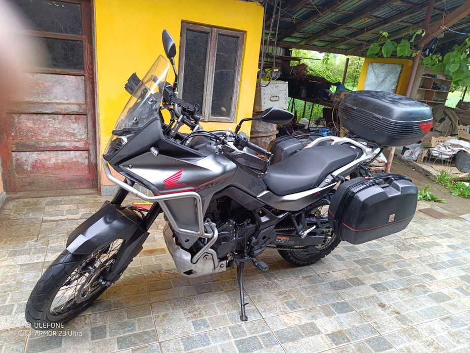 Honda Trasalp 750 anul 2023, 17000 km, manuală