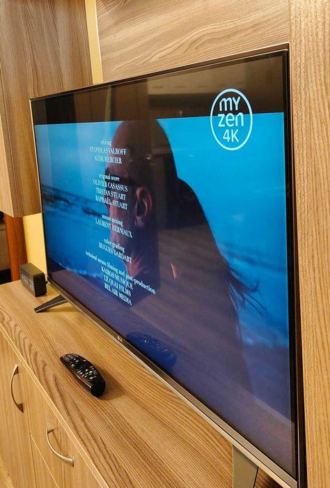 Телевизор LG 43UH7507