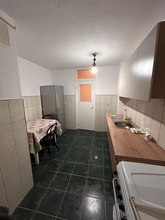 Apartament cu 3 camere de închiriat  – aproape de FSEGA și Iulius Mall