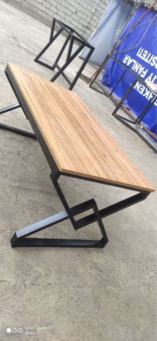 Журналний стол в стиле лофт