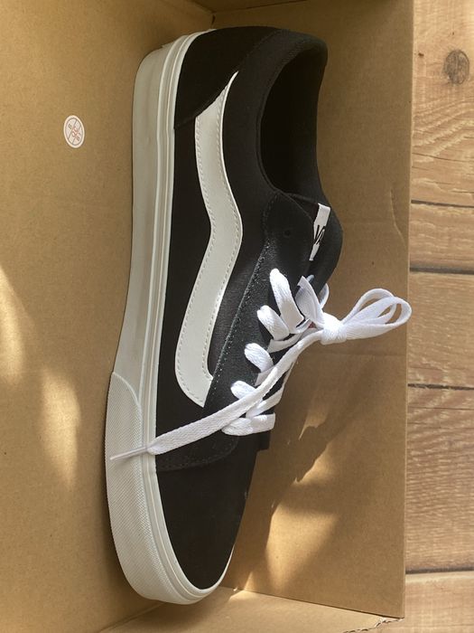 Vans 43 - noi - in cutie