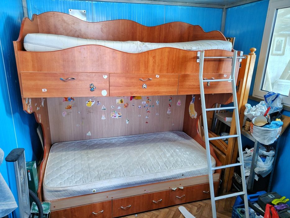 Pat supraetajat - scara metalica -