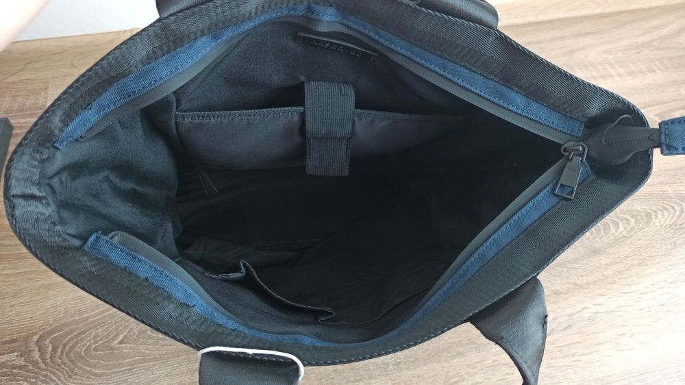 Раница с голяма вместимост с джобове