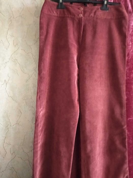 Стилни дамски костюми