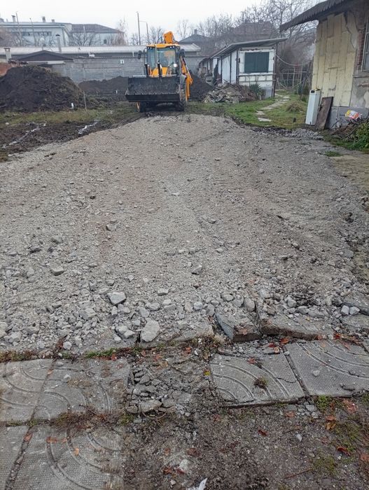 Услуги със самосвали и комбиниран багер,мини багер и мини челен товара