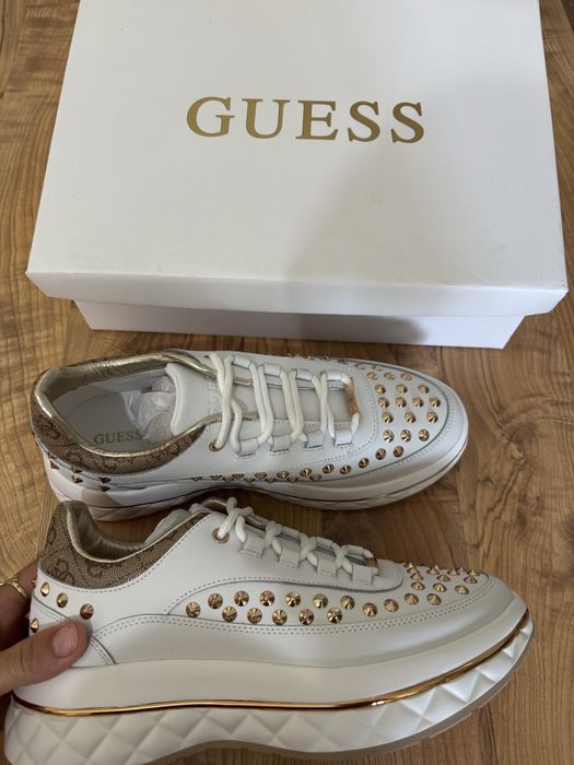 Нови оригинални обувки Guess, 39 номер