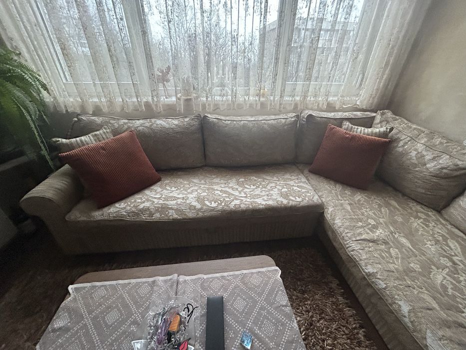 Ъглов диван с размери 260/195 с луксозна дамаска