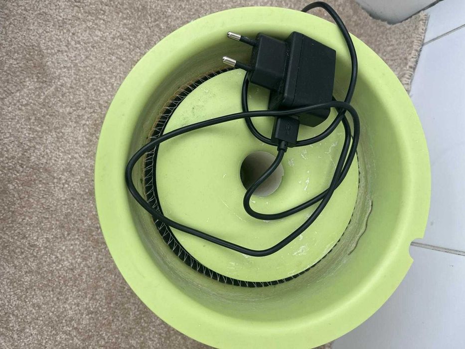 Vand adapatoare apa pisici si caini mici