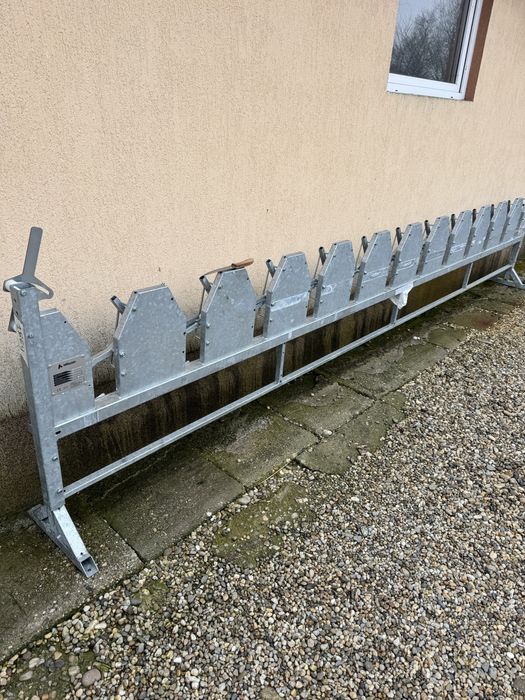 Vând stand de muls de 12 posturi capre /oi