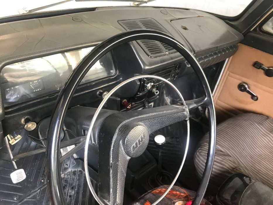 Москвич 412 белого цвета