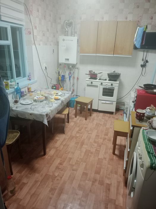 Продаётся дом большой и тёплый.