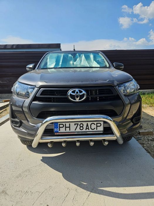 Toyota Hilux Unic proprietar, TVA deductibil, garantie si revizie Toyota