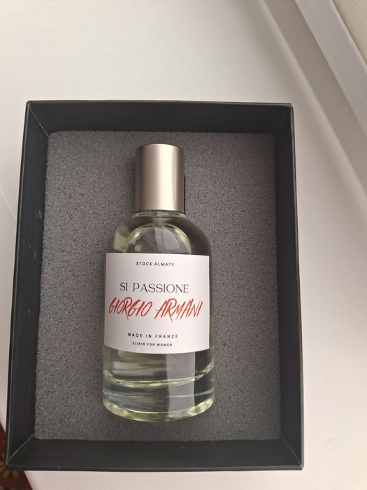 Парфюм компания stock