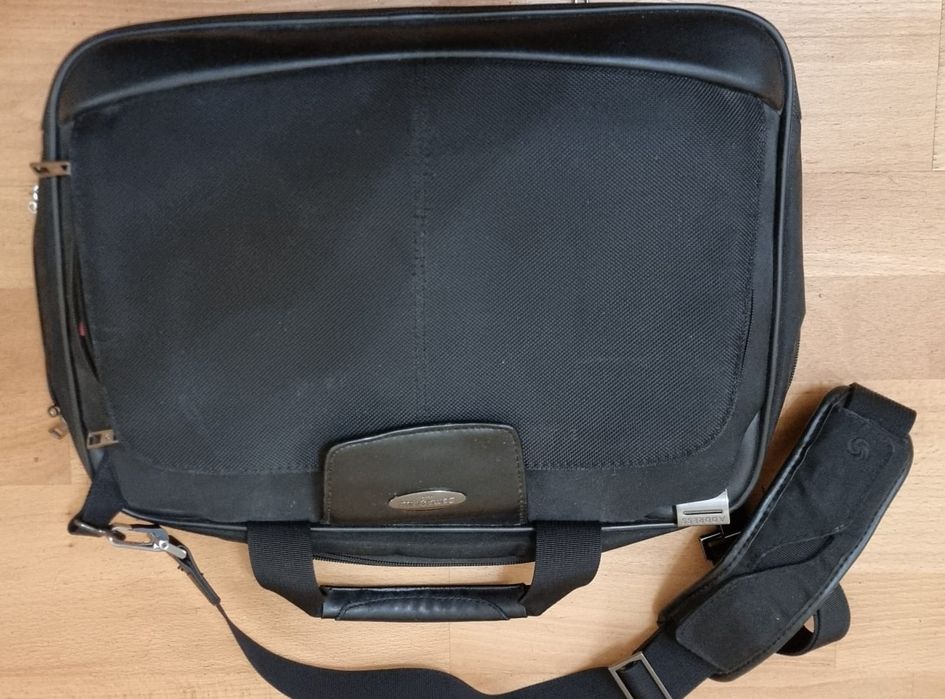 Продается сумка для ноутбука Samsonite

Цена 19000т

Описание 
Продает