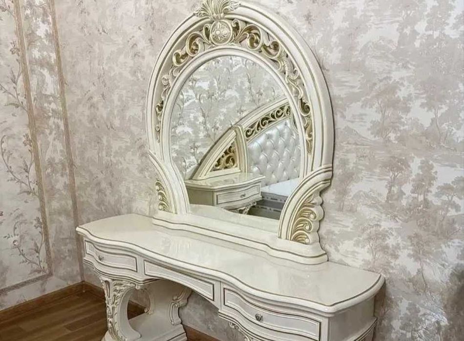 Продам спальный гарнитур.