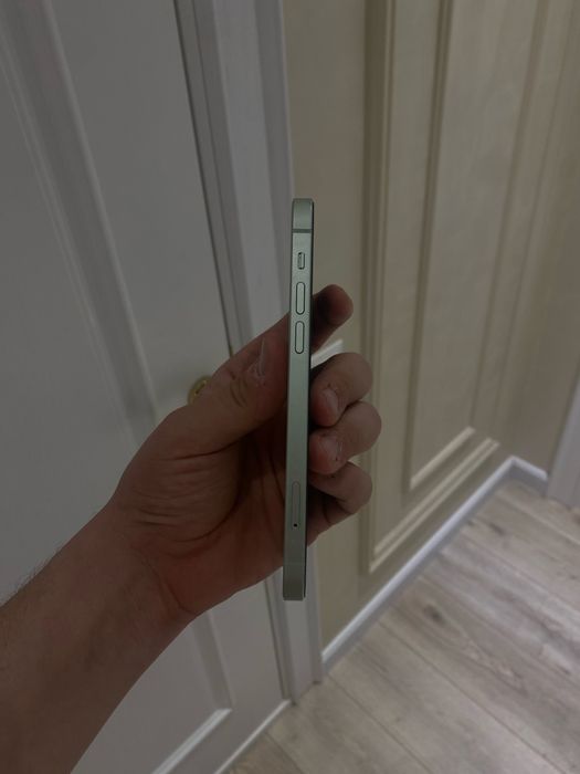 Iphone 12 yomkost 77%