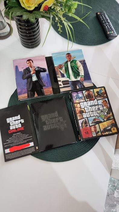 Joc colecție GTA 5 full pack ptr. PC impecabil ca nou  + cod