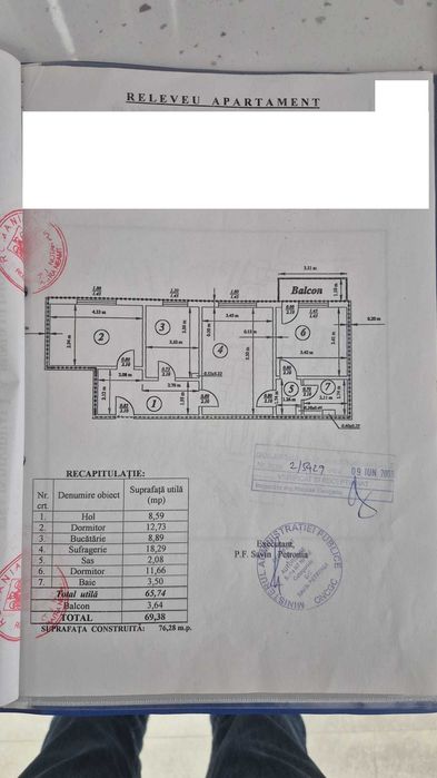 Apartament cu 3 camere complet renovat et.8  !