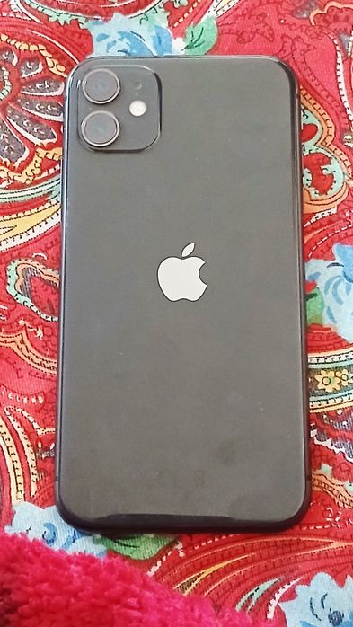 Айфон 11 емкость 76